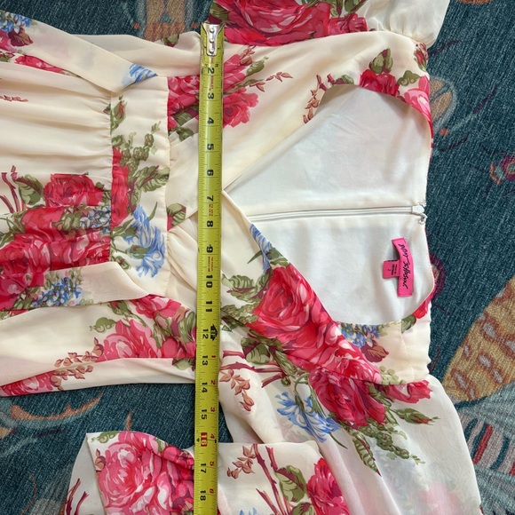 Betsey Johnson Bambi Floral V-Neck garden party Dress with Bell Sleeves 2 - Picture 5 of 6